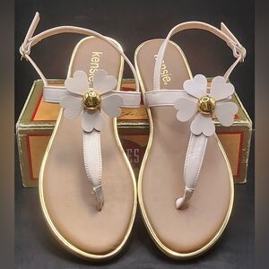 Kensie Women's Maeve Pink flat sandal with a flower appliqué design Size 9 NWOT